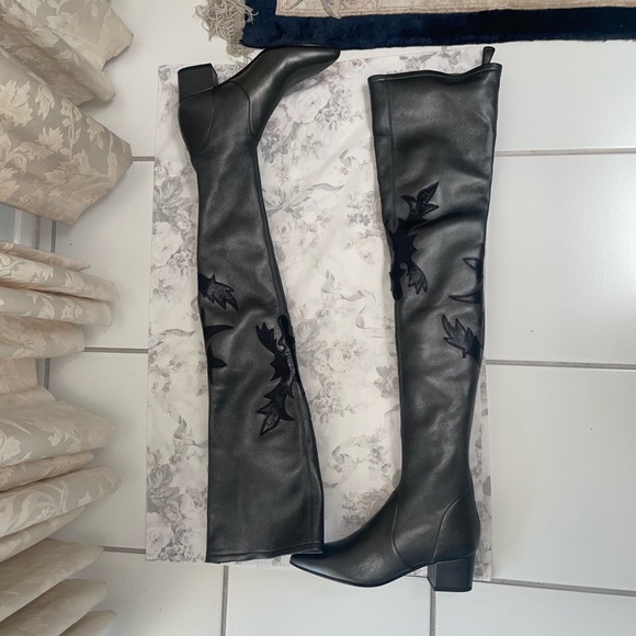 New Authentic Chanel thigh high boots with motifs - Picture 3 of 6